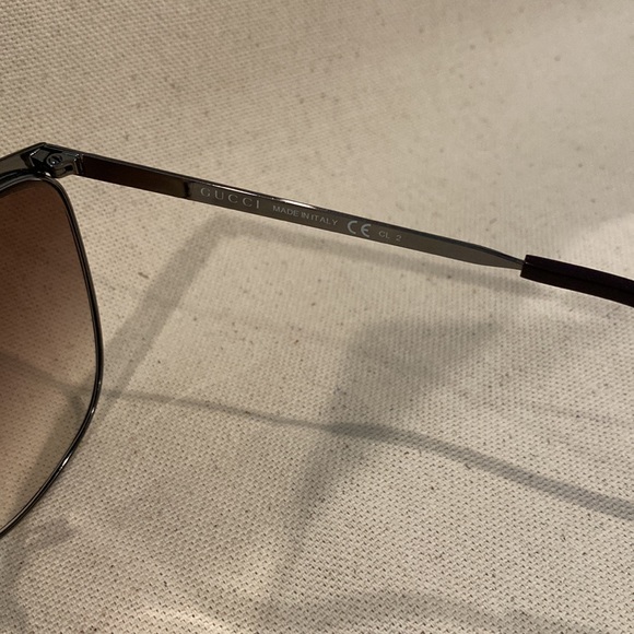 Gucci sunglasses Grey lens - Picture 6 of 6